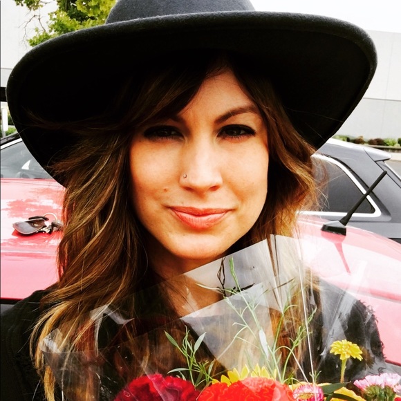 Meet your Posher, Jessica - Picture 6 of 8